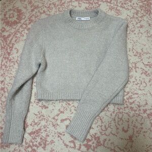 Zara Women's Light Gray Crew Neck Sweater